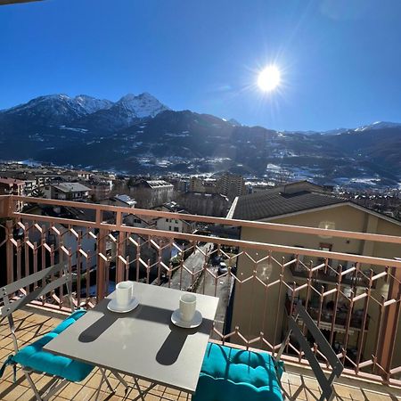 Blue Moon - Via Parigi Apartments Aosta Bagian luar foto