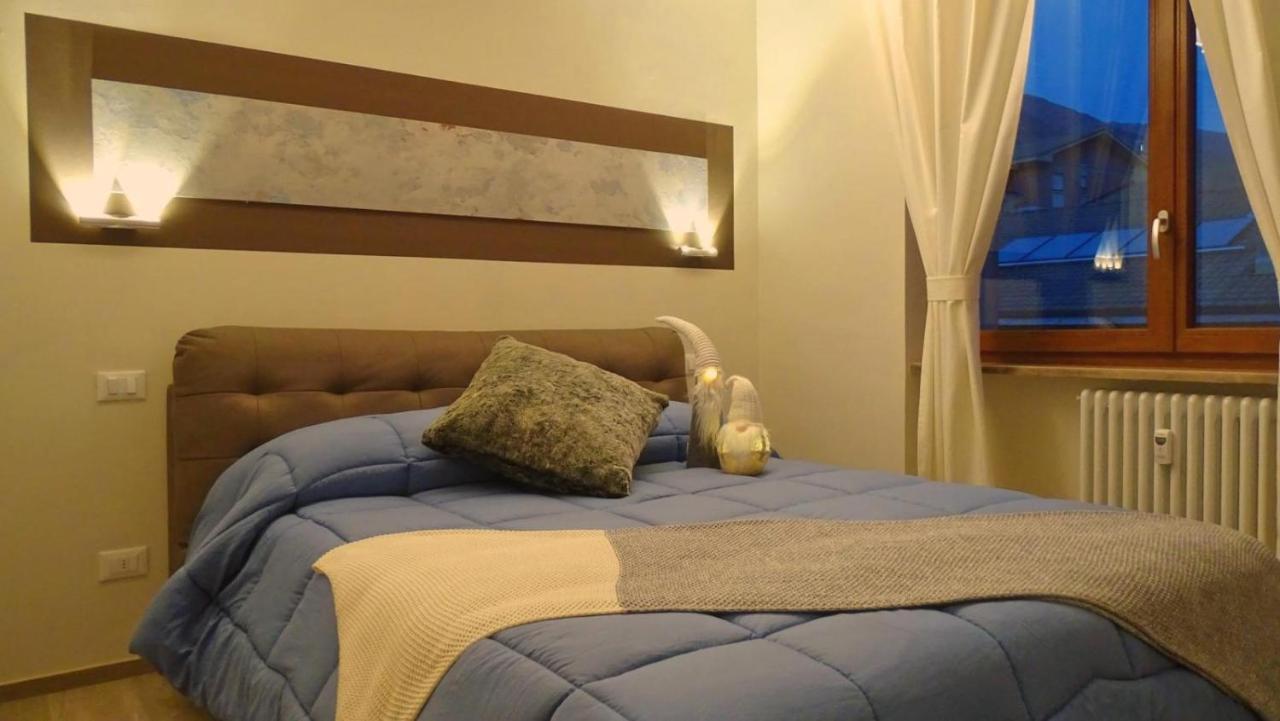 Blue Moon - Via Parigi Apartments Aosta Bagian luar foto