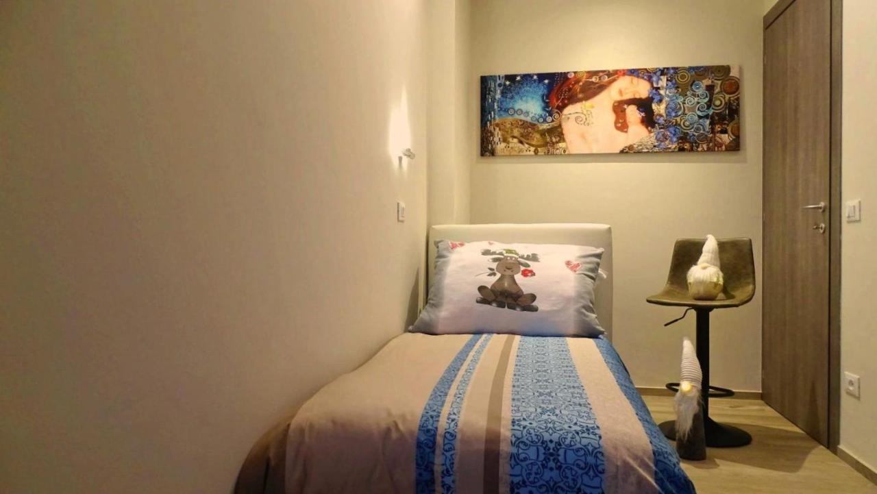 Blue Moon - Via Parigi Apartments Aosta Bagian luar foto