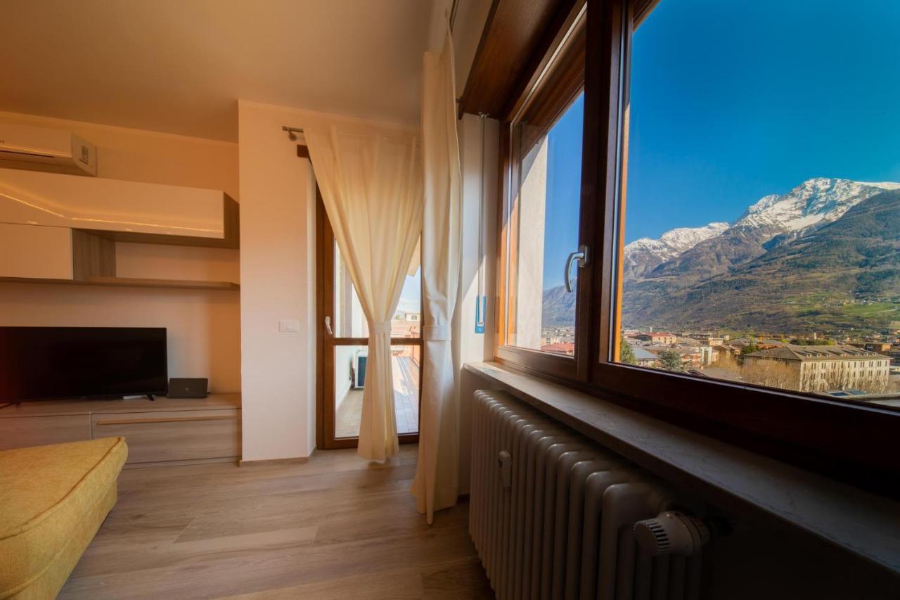 Blue Moon - Via Parigi Apartments Aosta Bagian luar foto