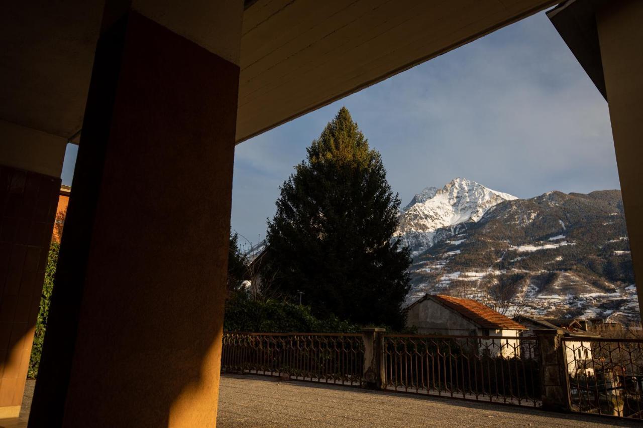 Blue Moon - Via Parigi Apartments Aosta Bagian luar foto
